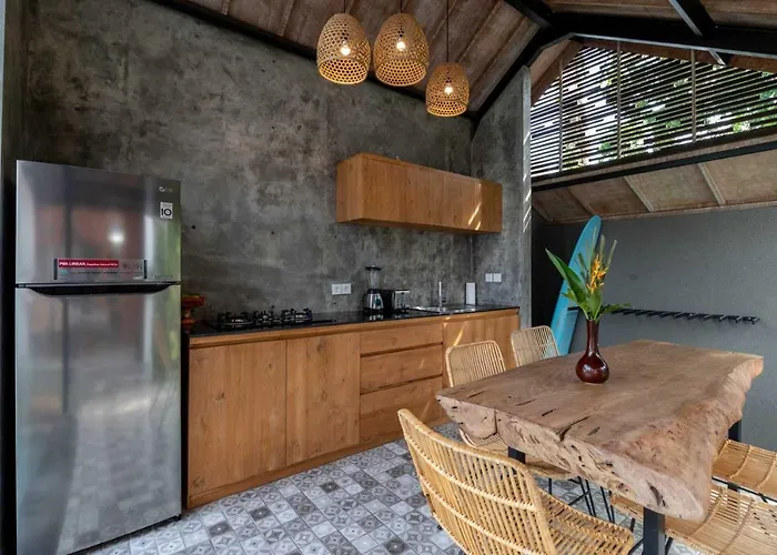 D'batan Kendal Studio Maison d'hôtes 3*